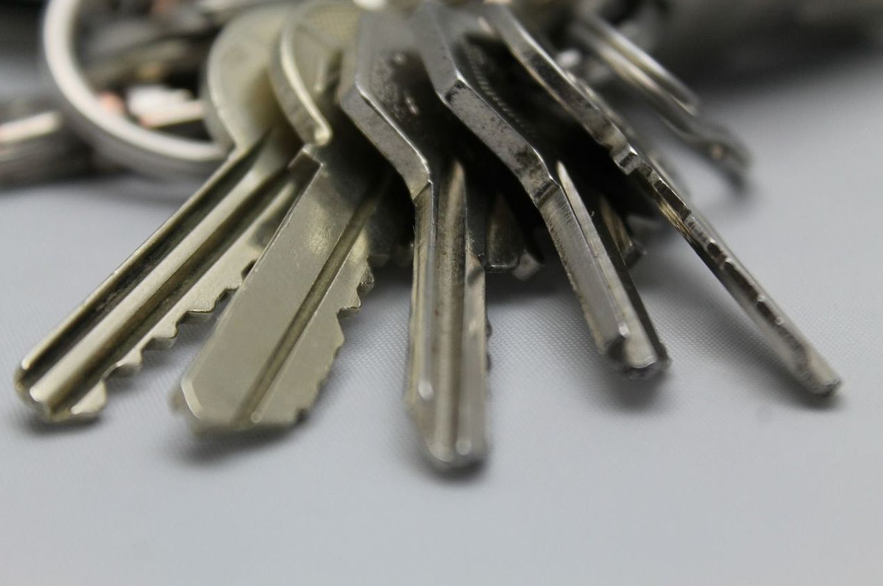 Consejos de cerrajería para gestionar las copias de llaves de tu negocio